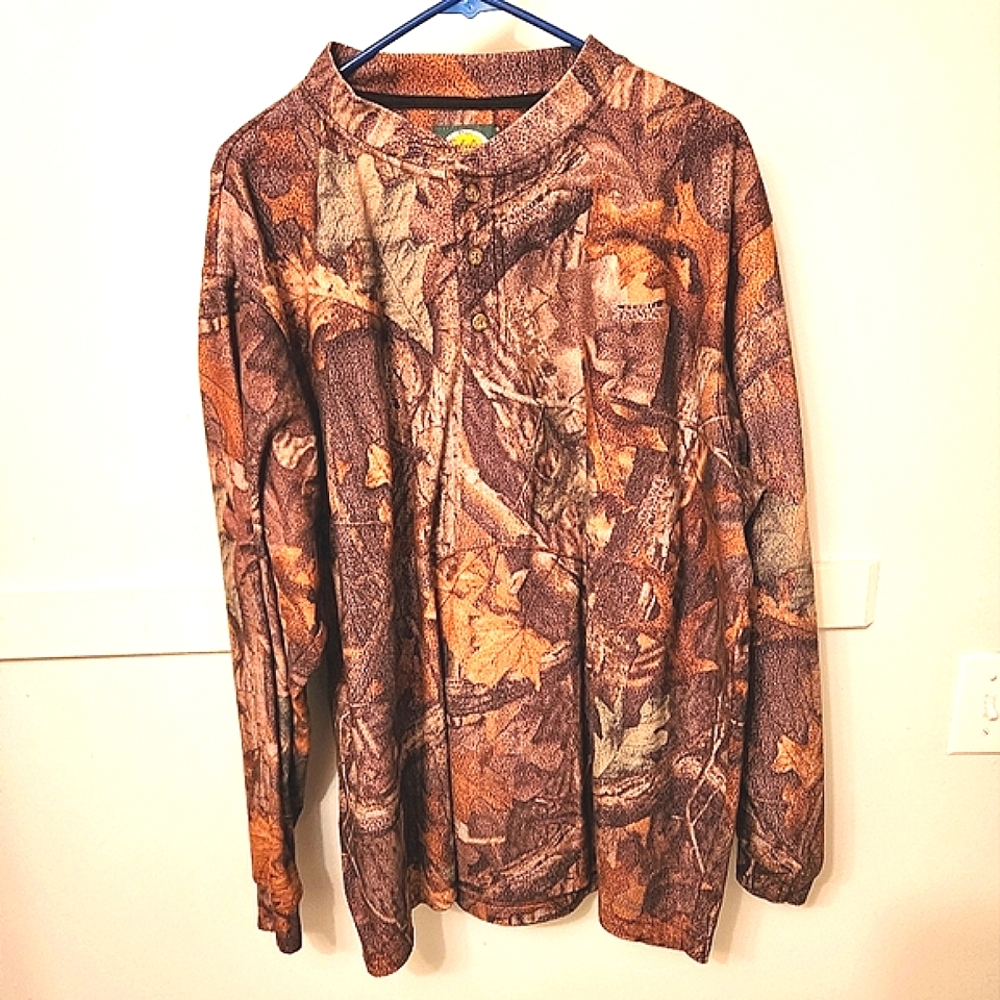 Cabela's three-button fleece camouflage shirt - Advantage Timber